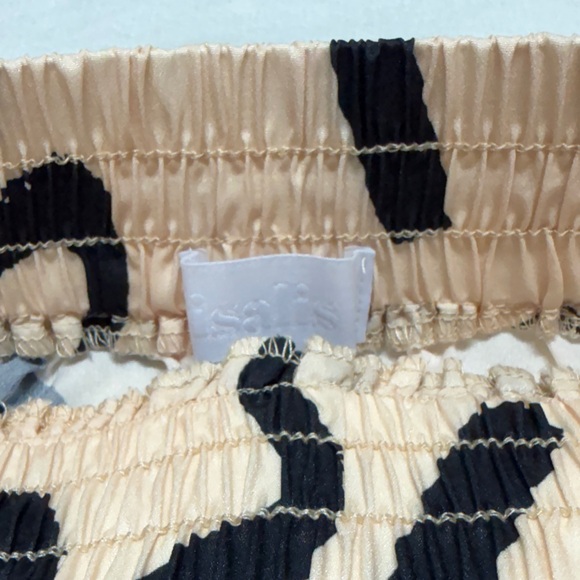 Isalis shorts - Picture 2 of 5